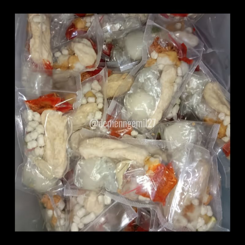 

Paket Hemat 7 PCS Bakso Aci Ayam Suwir Jumbo Demen Ngemil