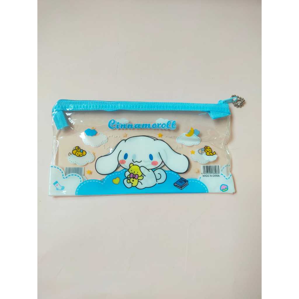 

KOTAK PENSIL TRANSPARAN PVC SANRIO TEMPAT PENSIL MODEL RITSLETING MELODY KUROMI CHINAMOROL