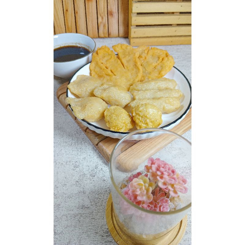 

Pempek Campur Kecil Palembang paket Frozen isi 10 pcs/Pempek khas Palembang