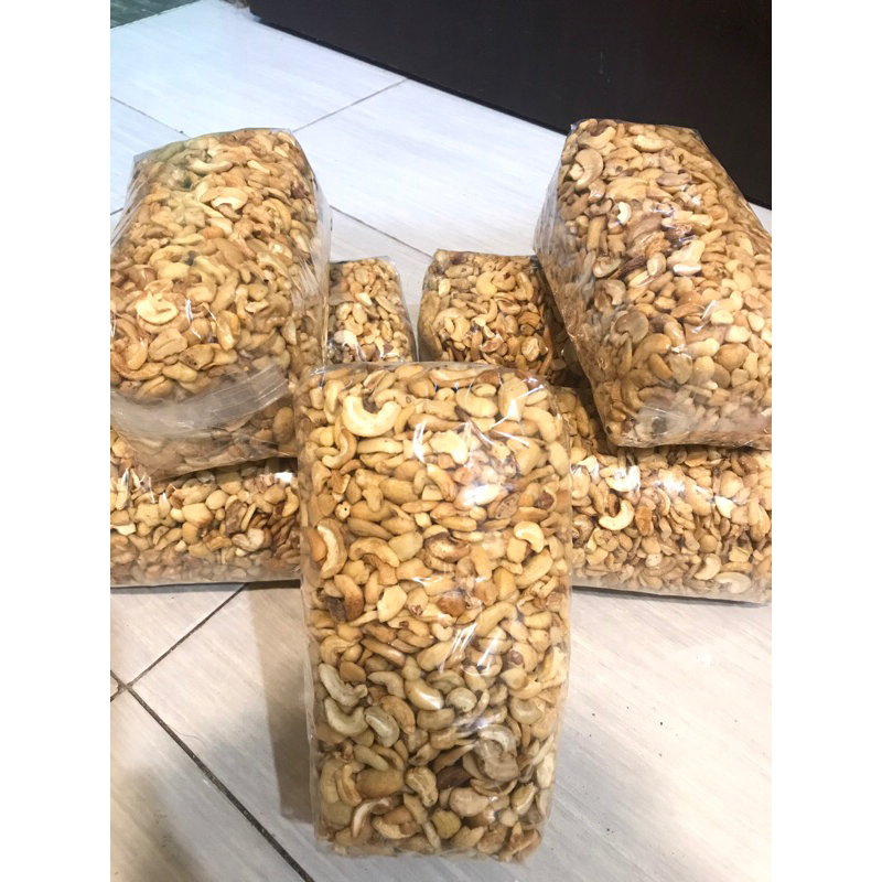 

kacang mede patahan murah /1kg