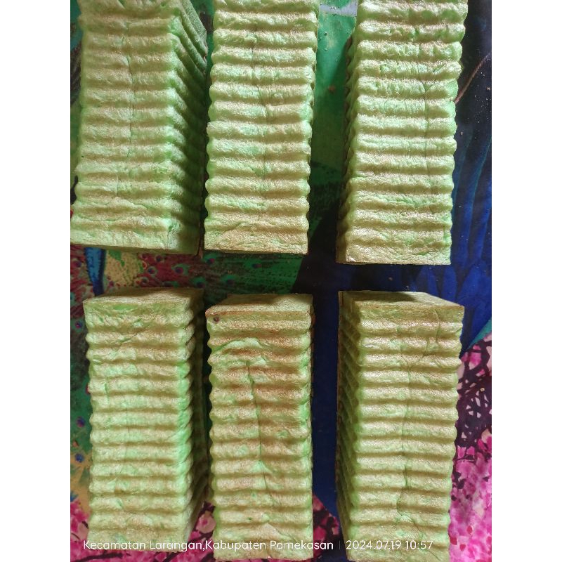 

ROTI BAKARA BANDUNG KASINO RASA PANDAN WANGI | DELICIOUS TASTE ( UKURAN 20X8X8 )