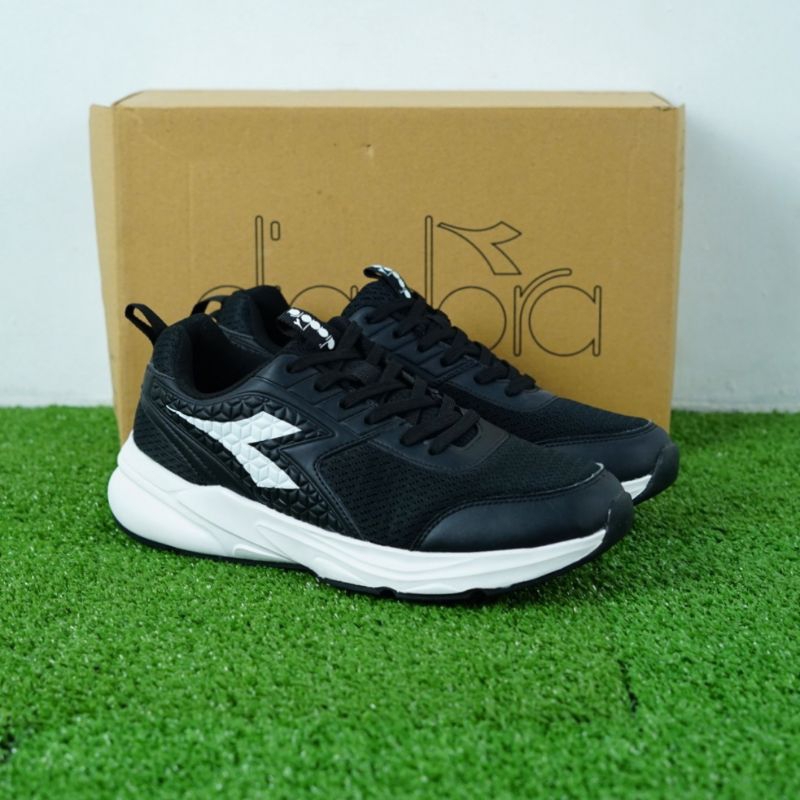Sepatu Lari Diadora Hucimo Black Original