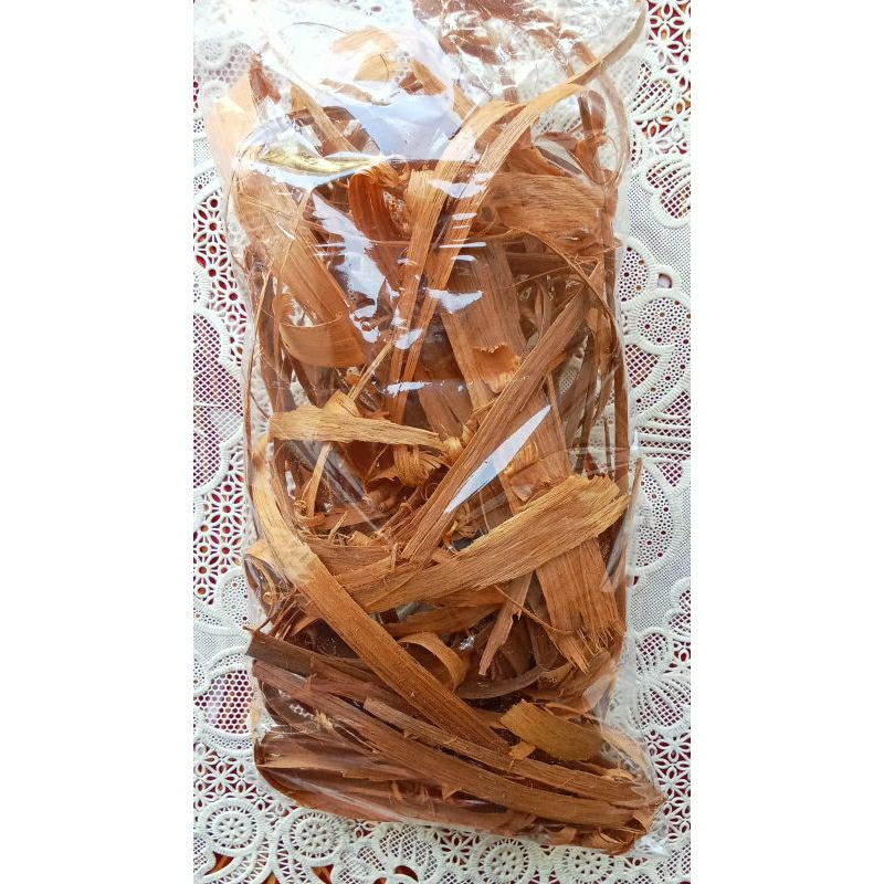 

kayu secang (Caesalpinia Sappan). berat 100 gram. bahan minuman dan kesehatan alami