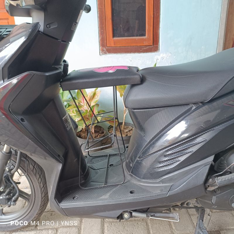 BONCENGAN ANAK BESI NON SANDARAN DILENGKAPI PIJAKAN KAKI//KURSI BONCENG ANAK MOTOR MATIC//