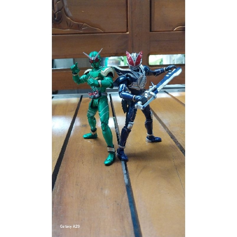 SHF KAMEN RIDER W AND NEW DEN-O STRIKE FORM BANDAI (LINK KHUSUS)
