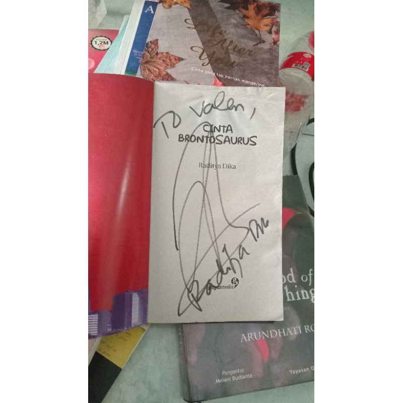 Buku Novel Cinta Brontosaurus [dg ttd Raditya Dika]