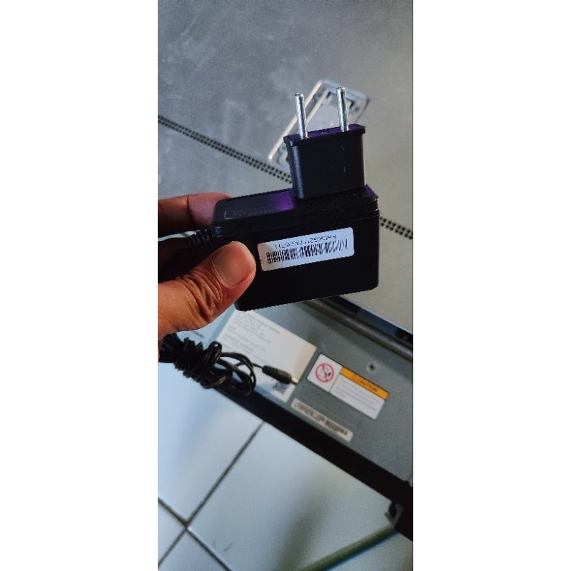 Adaptor 12v bekas 1.5 A +steker