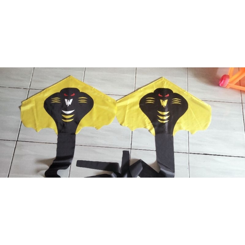 layang layang kain delta motif ular cobra 1 pcs