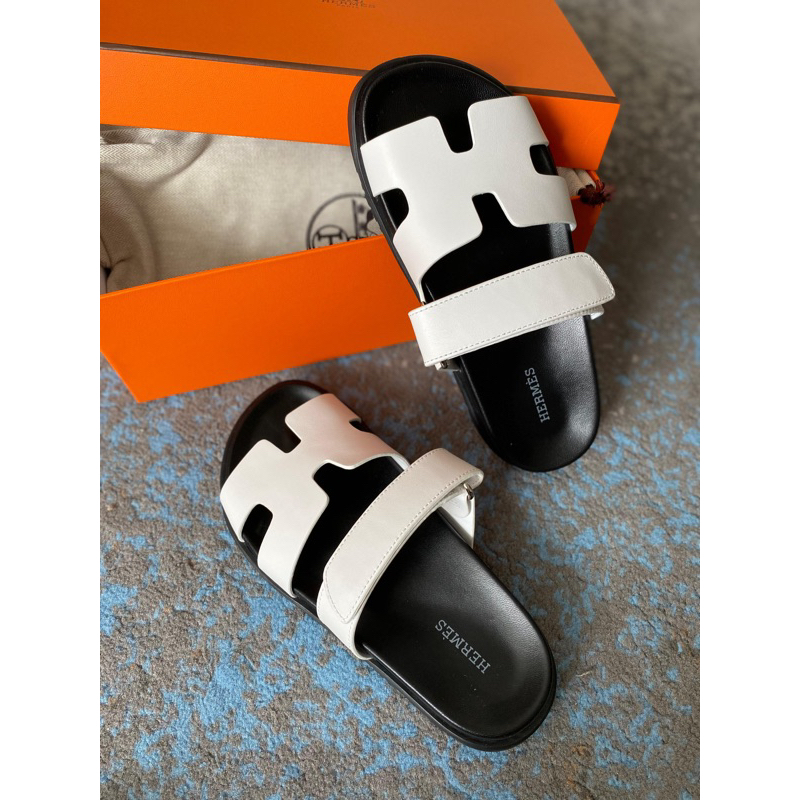 BNIB H Chypre Sandal