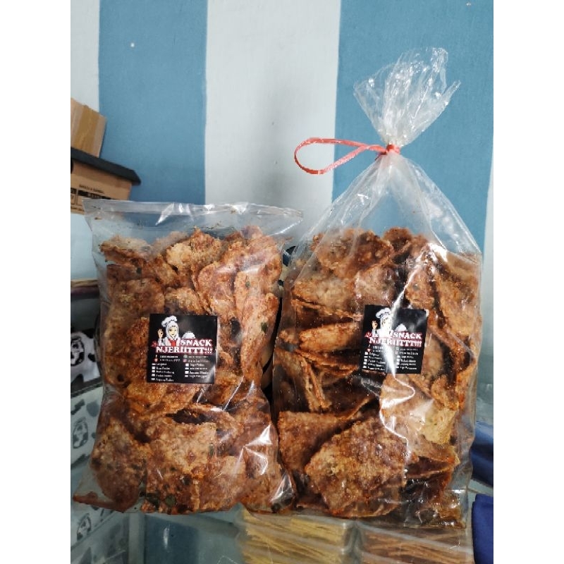 

kripik tempe pedas daun jeruk 1/2kg