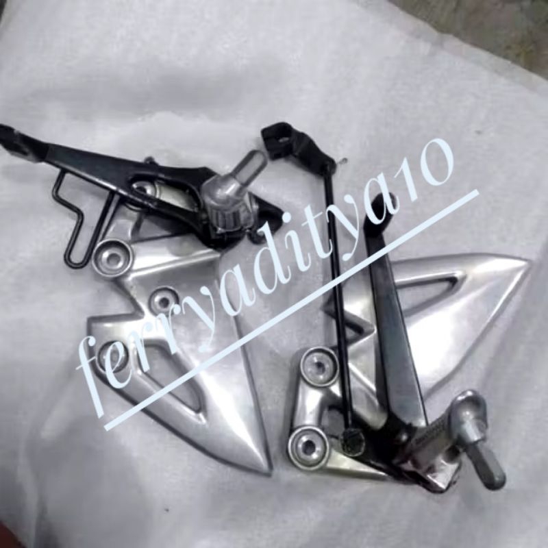 Footstep depan Suzuki Gsx 150 Step depan GSX R /GSX S original