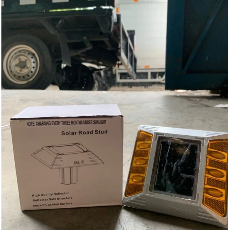 Paku Marka Jalan Solar Cell LED / Lampu Marka Jalan Solar Cell