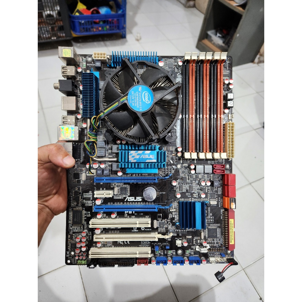 sepaket mobo ASUS P6T + processor xeon W3530, motherboard socket 1366