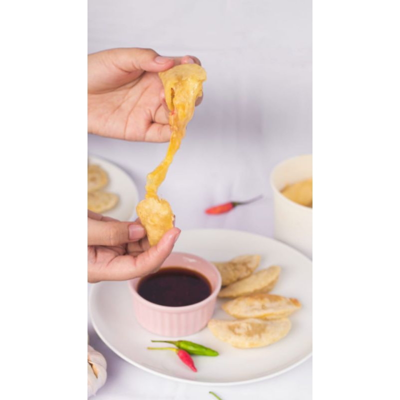 

Cireng mozarella /cireng mozarella pedas / cireng keju mozarella