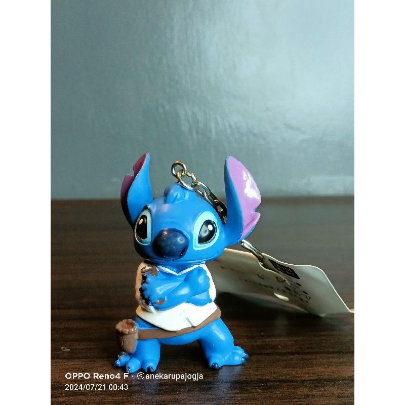gantungan kunci action figure stich koboi
