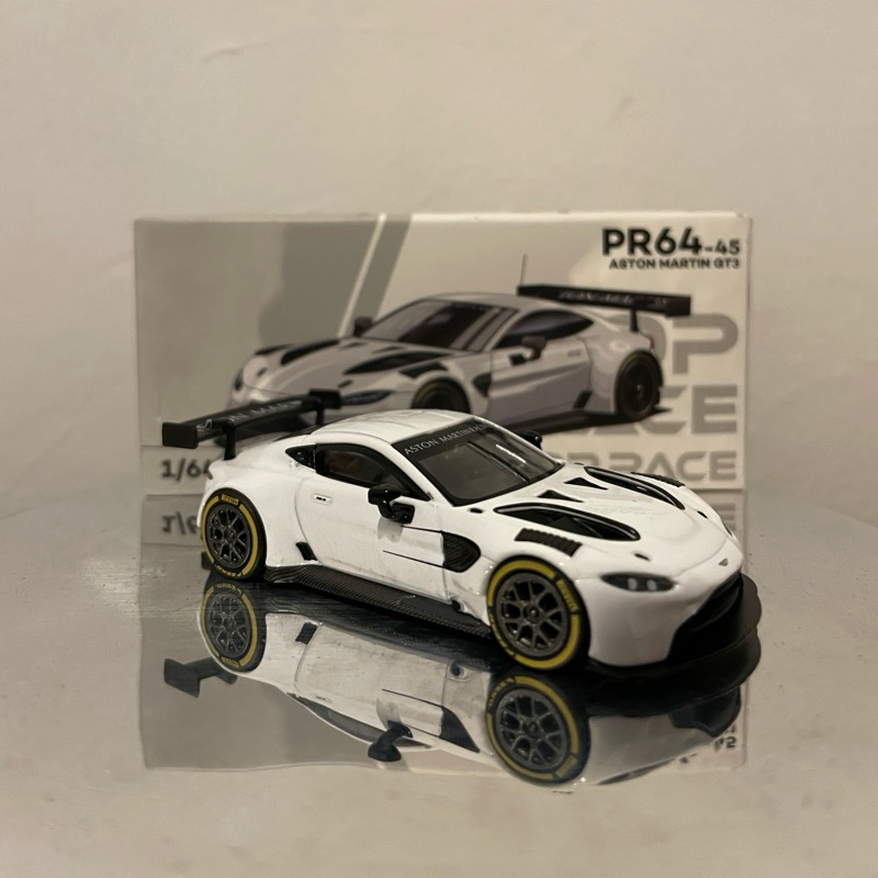 POP RACE Aston Martin GT3 White