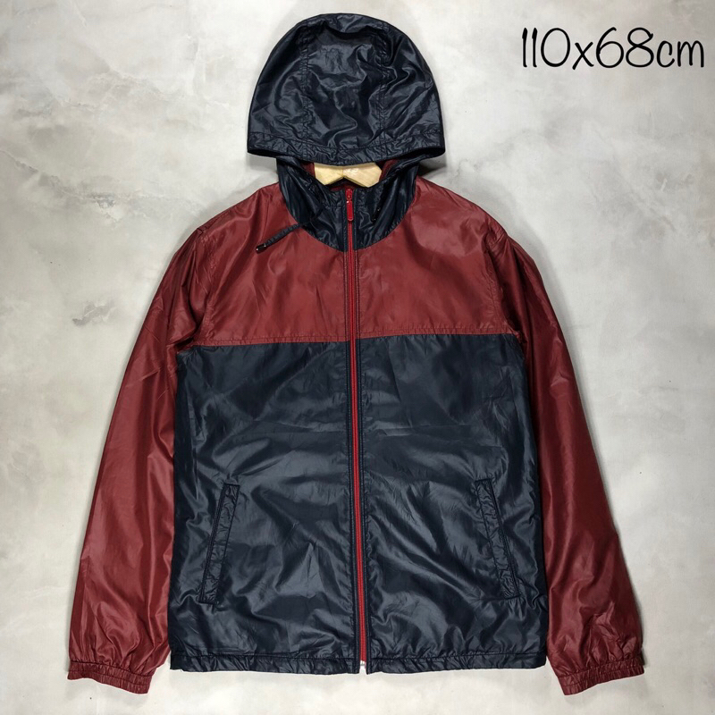 Jaket outdoor Uniqlo Nylon Second