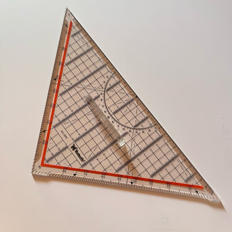 

Penggaris segitiga gambar arsitektur