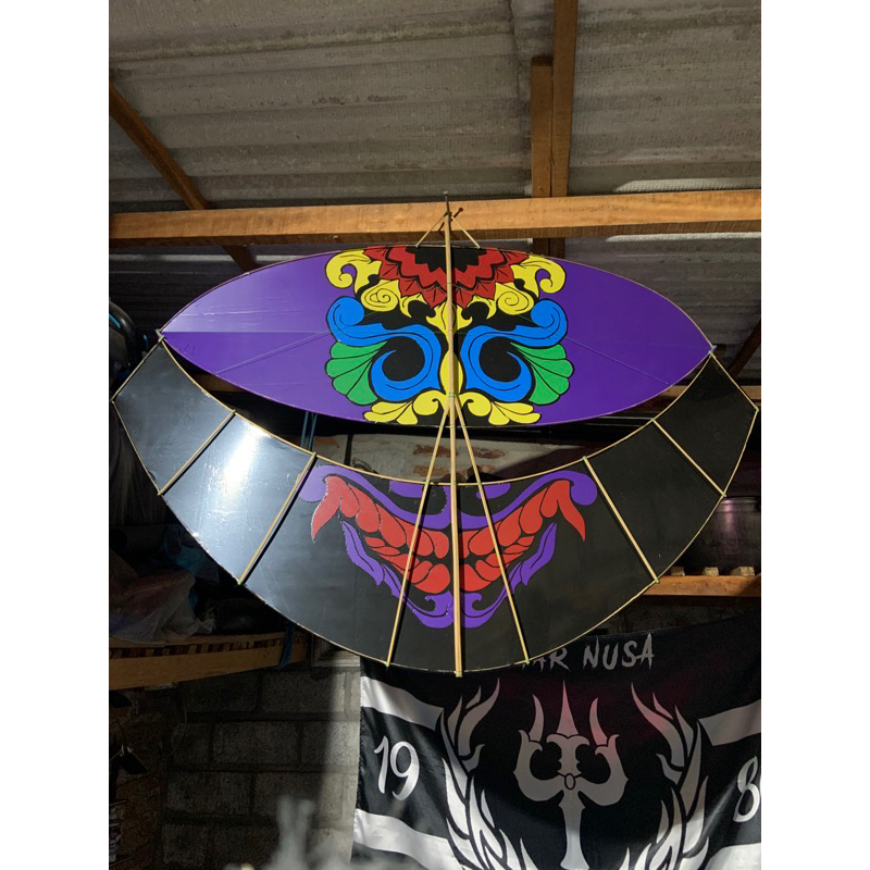 Layang layang pegon ceper motif barongan bonus lampu,dinamo kipas