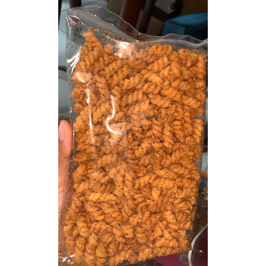 

Makaroni Spiral 250gr (seperapat kilo) Pedas Daun Jeruk/Pedas Asin/Original Termurah by BASRENG MEDOK