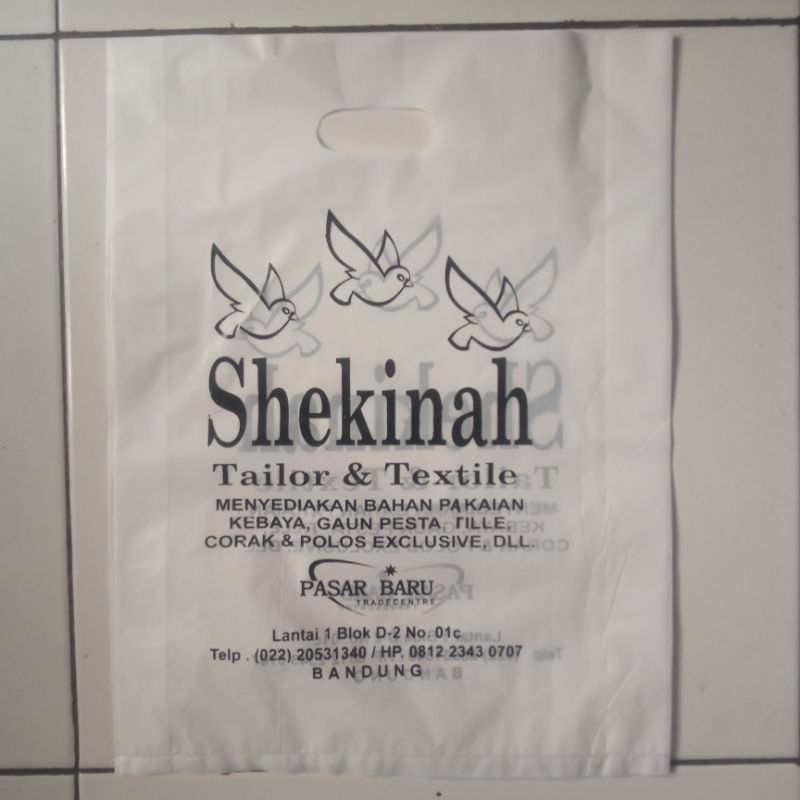 

plastik custom berbagai ukuran minimal 500 pcs,bisa custom ukuran dan jenis plastik harga bisa di sesuaikan