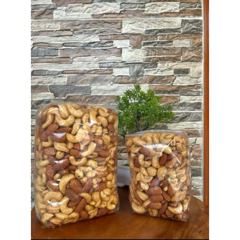 

Mix Almond & Kacang Mede Goreng