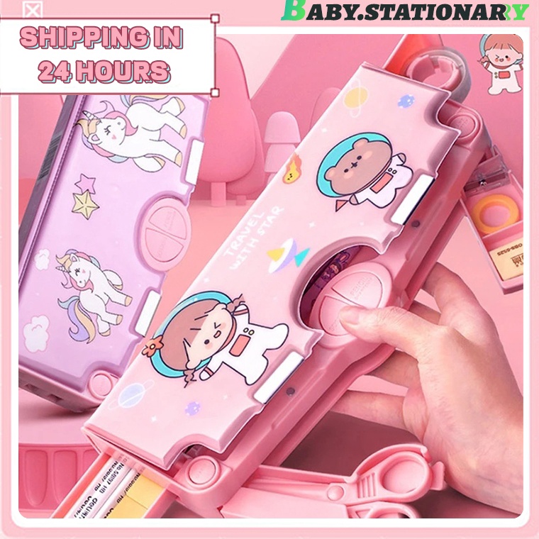

KODE F26K CODKotak Alat TulisKotak Pensil Pola Kartun Rautan KapasitasTempat Pensil Dua Lapis Bahan Plastik Multifungsi Untuk Anak alat tulis aesthetic