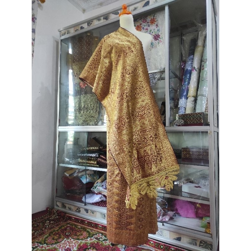 songket pandai sikek,balapak, benang 2,warna maroon gold