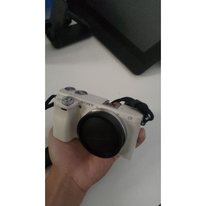 Kamera Sony A6000 Second Body Only Warna Putih