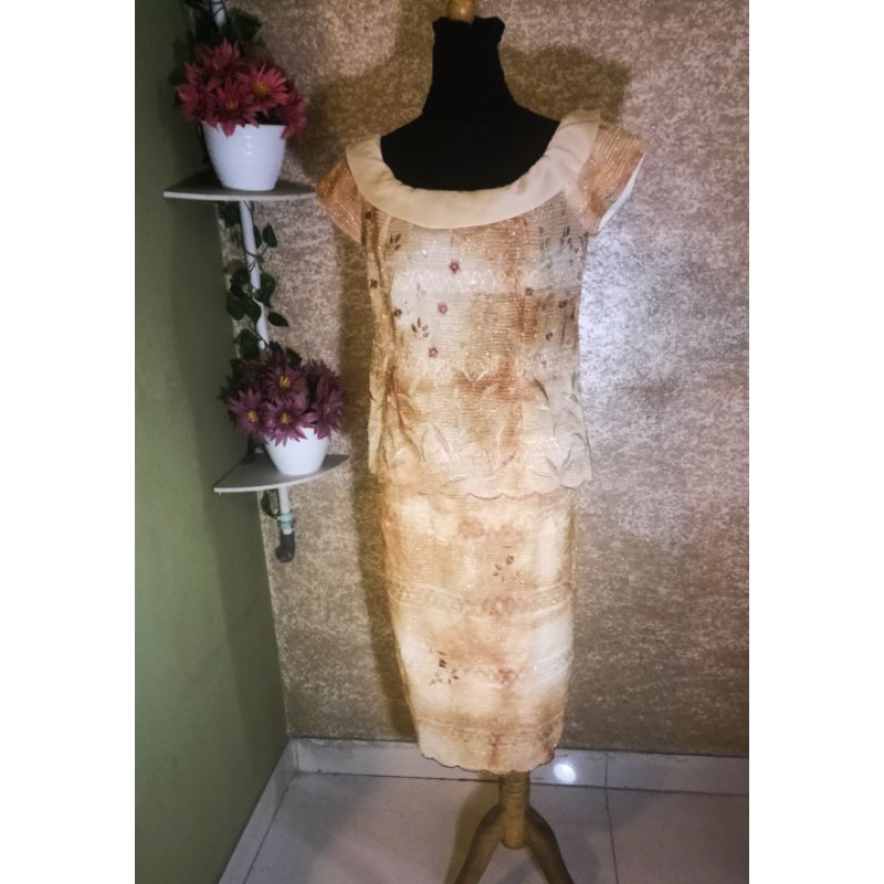 baju-pesta-untuk-ibu