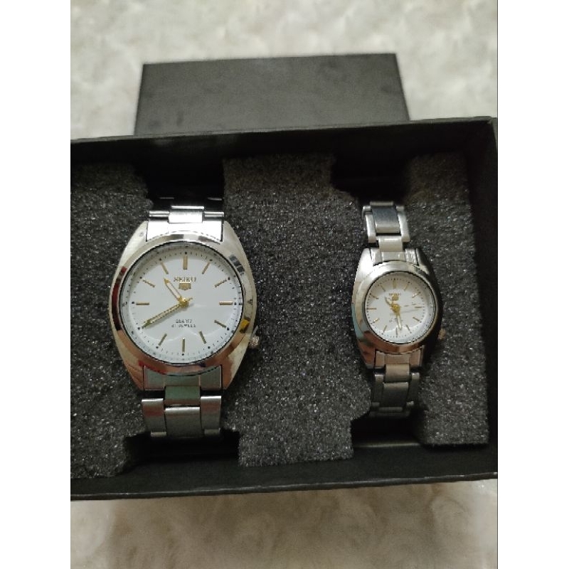 jam tangan couple/jam tangan cowok/jam tangan cewek/jam tangan murah terbaik / model magnet,analoq,r