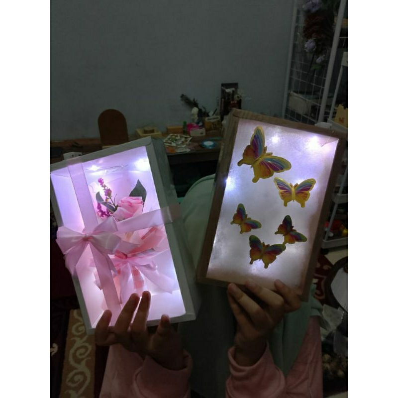 Flower in box/Butterfly box/Suprise Box/Kado ulangtahun/kado wisuda/kado sempro/kado sidang