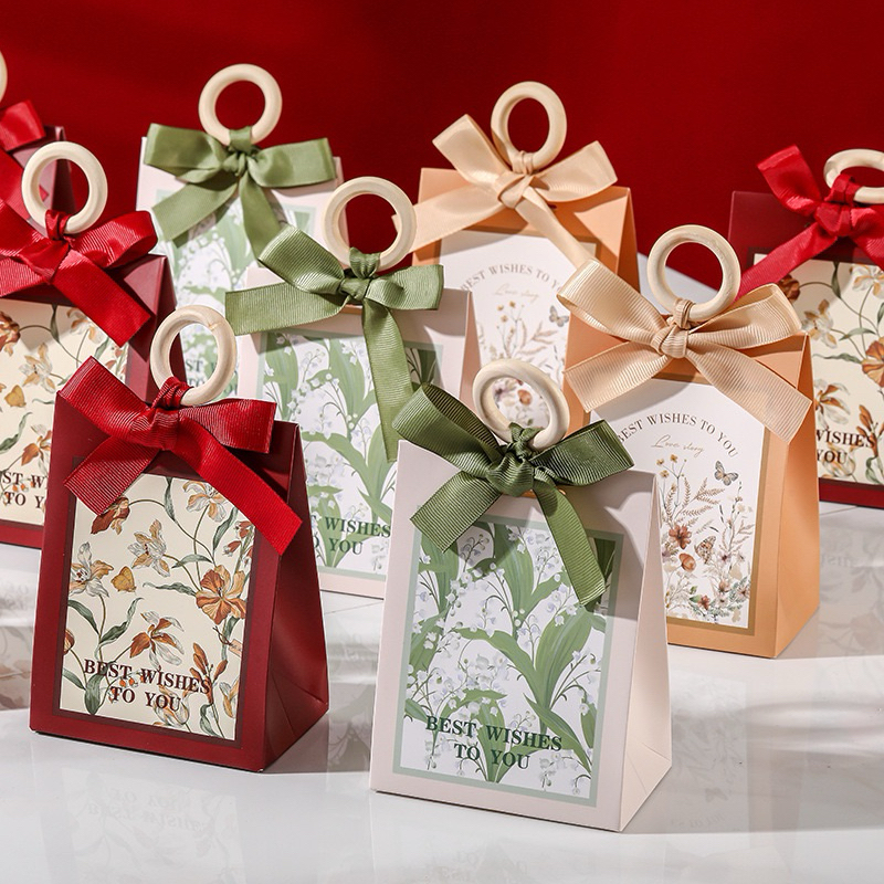 

Joyful Souvenir Box / Gift Box / Kotak Coklat / Tas Hampers Wedding Goodie Box / Souvenir Bag Pernikahan Ulang Tahun Lamaran Sangjit Teapai / Candy Box Cookies / Kotak Permen Coklat Snack Wedding Birthday Party Red Gold Wed