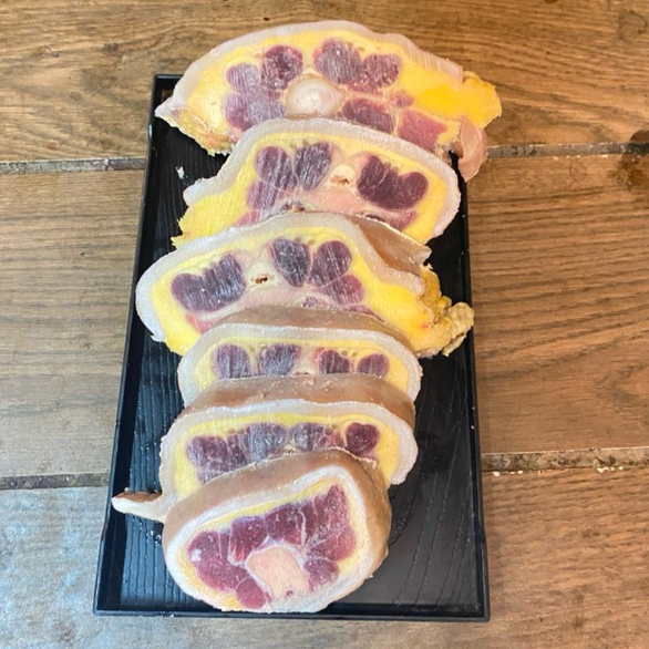 

Beef Oxtail Center Cut / Buntut Sapi Lokal Bagian Tengah Dengan Kulit (Kikil)
