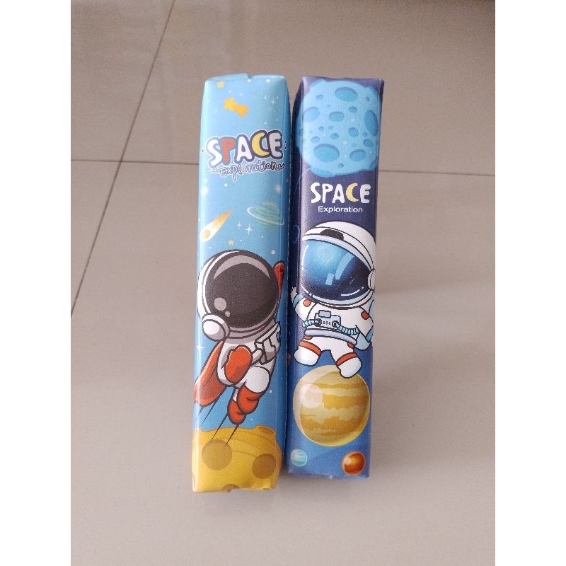 

Tempat Pensil Kain Resleting Pencil Case BD-330-SP Motif Astronomi ( Pcs ) [ Original ]