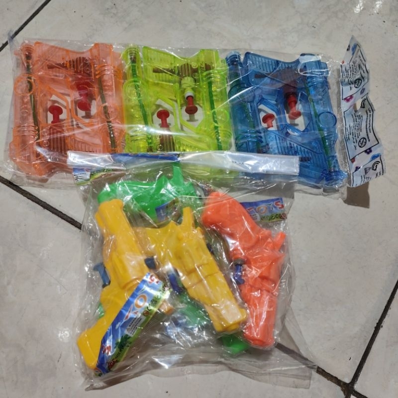 5 pcs dan 6 pcs  Pistol air kantong grosir mainan pistol air plastik lembaran