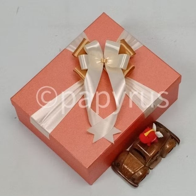 

PAPYRUS 20x25 Tinggi 10cm Kotak Kado Gift Box V3