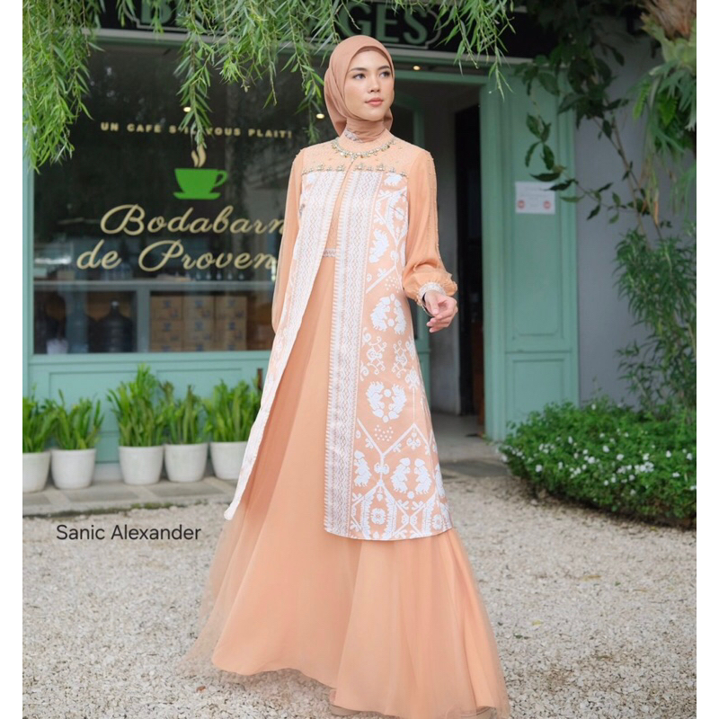 QUEENA DRESS