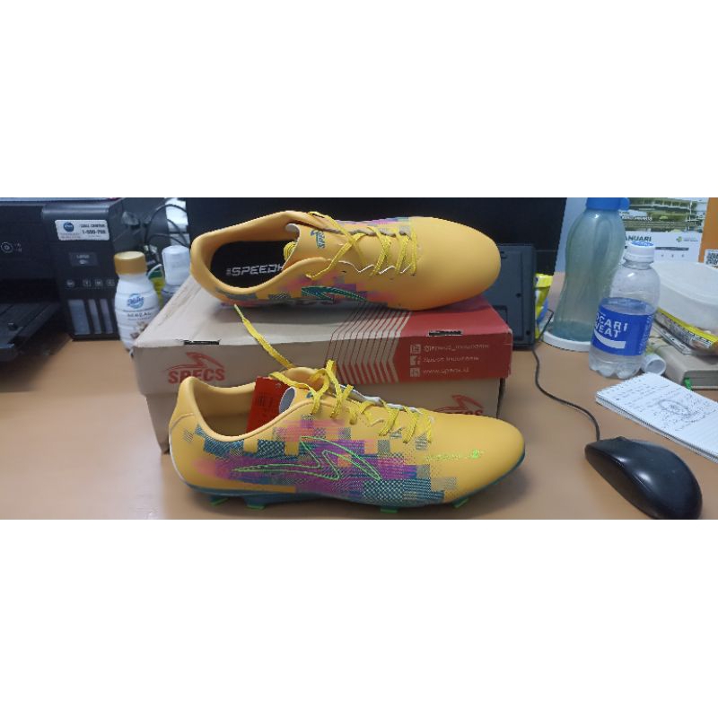 SepatuBola SPECS Size46