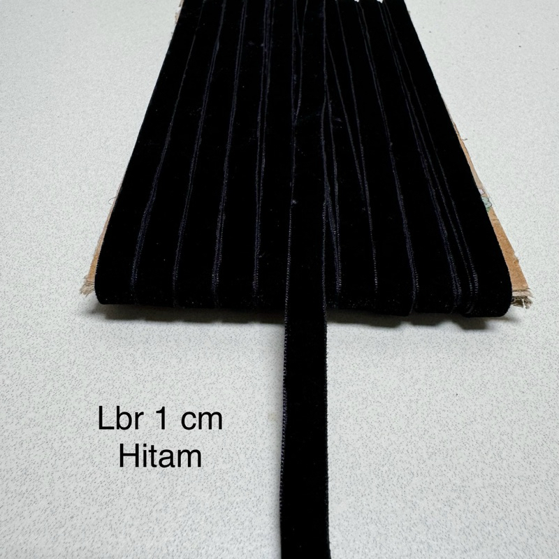 

list velved buludru,pita buludru lbr 1 cm hitam harga untuk 5 mtr