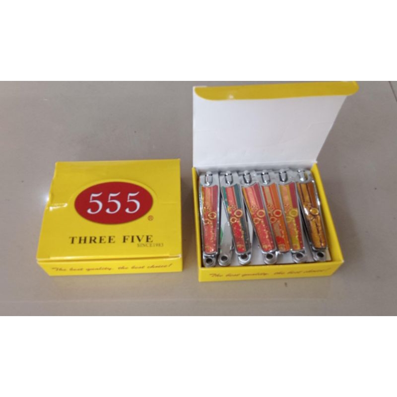 (1kotak)Gunting kuku 555 besar motif emas