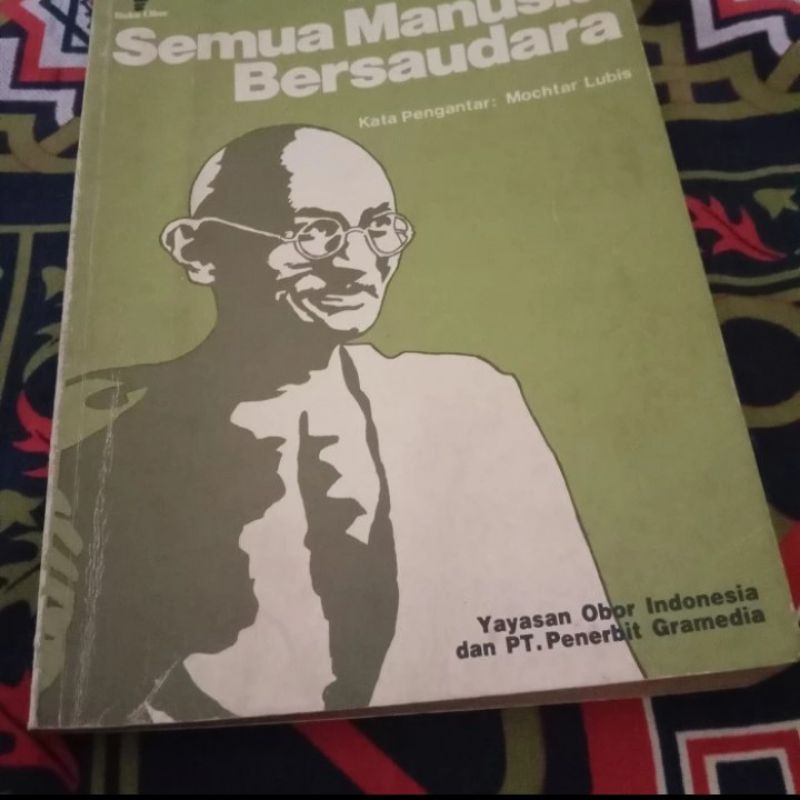 Buku Lawas - Semua Manusia Bersaudara - Mahatma Gandhi