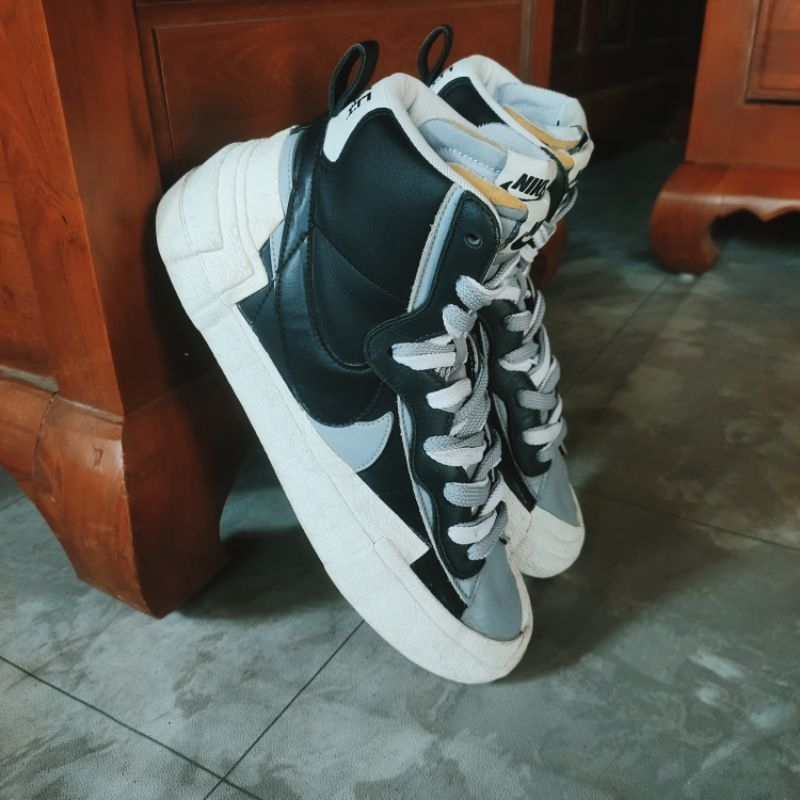 SEPATU SECOND ORIGINAL NIKE SACAI X BLAZER MID BLACK WOLF GREY