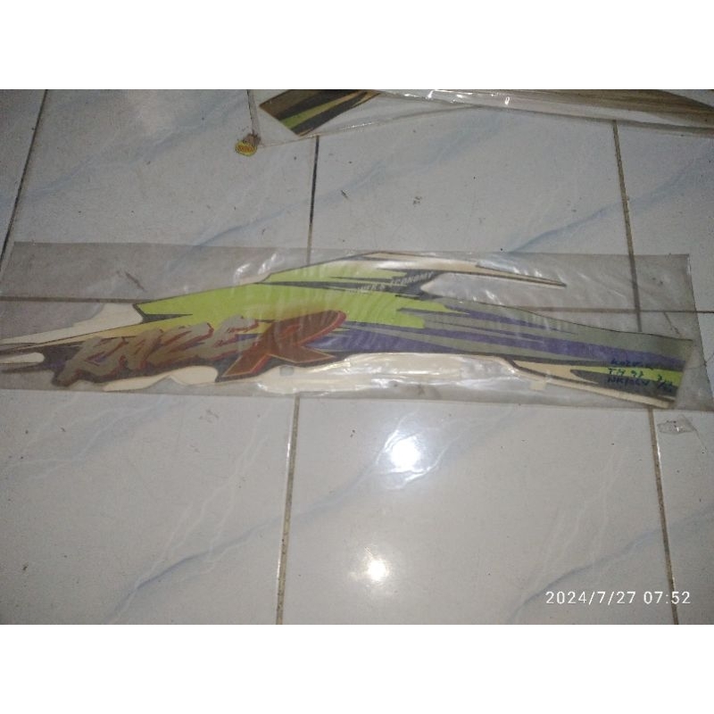 

stiker striping fullset kawasaki kaze r vr laminating