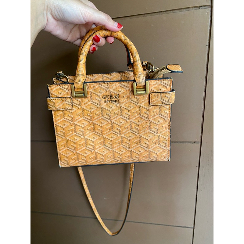 sling bag guess original store