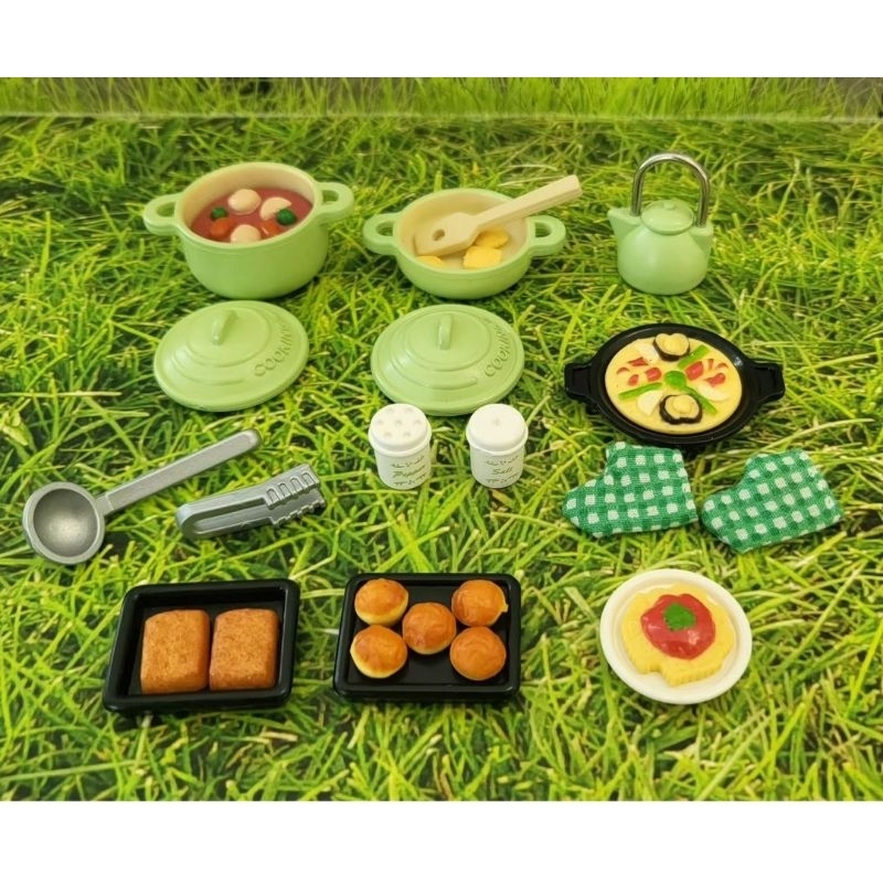 Sylvanian Families Preloved Cooking Set and Bathroom Set Pesanan