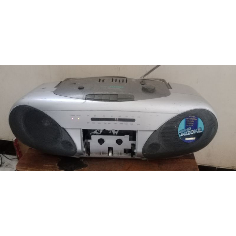 polytron kapsul..fungsi radio. tape of.barang masih segel.suara ok. equaliser fungsi normal..ada min