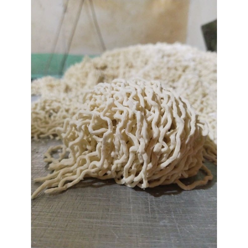 

Mie Pansit/Ayam mentah