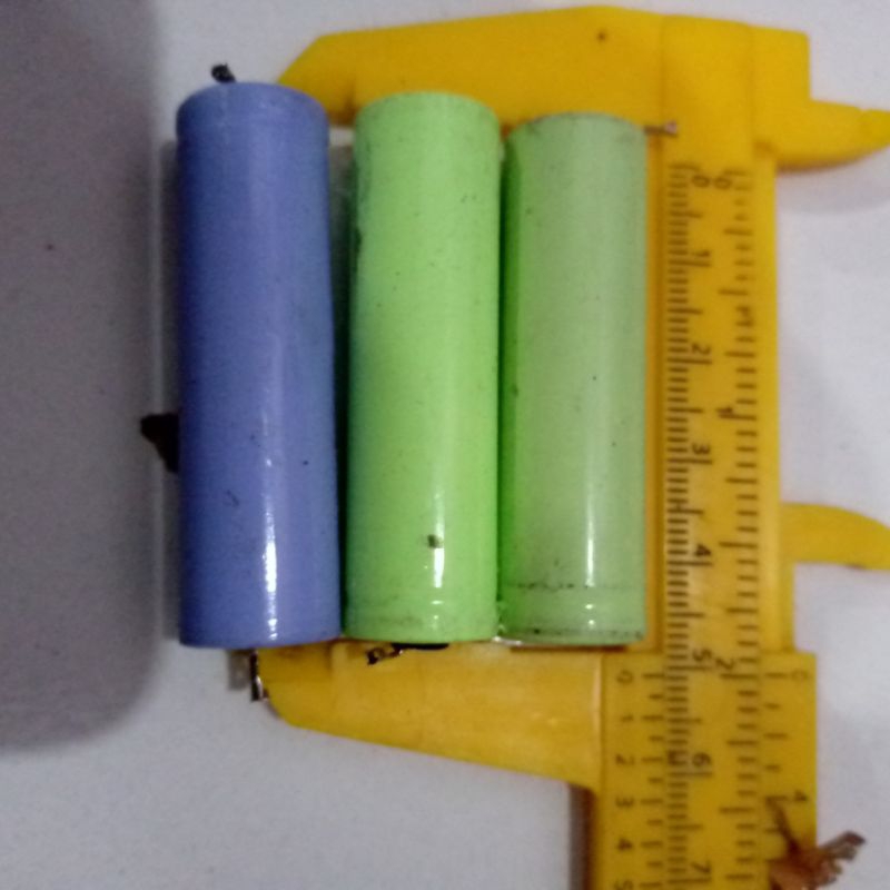 BATRAI BEKAS CAS TYPE 14500.UKURAN SAMA Seperti BATRAI AA