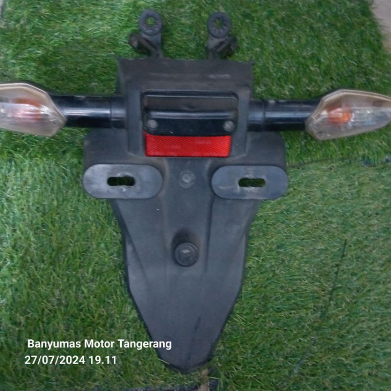spakbor belakang CBR 150 old lokal original